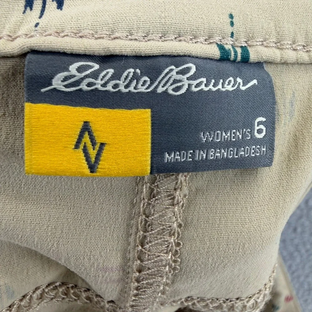 Eddie Bauer Travex Shorts Womens 6 Tan Arrow Print Hiking Outdoor Cargo Stretch